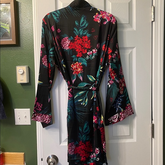 Stars Above Floral Robe - Picture 5 of 5